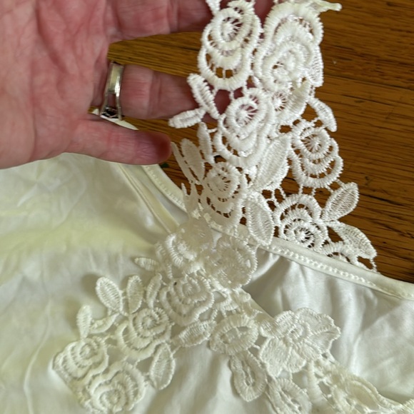 Summer Top with Lace Shoulders - XL - Picture 2 of 8
